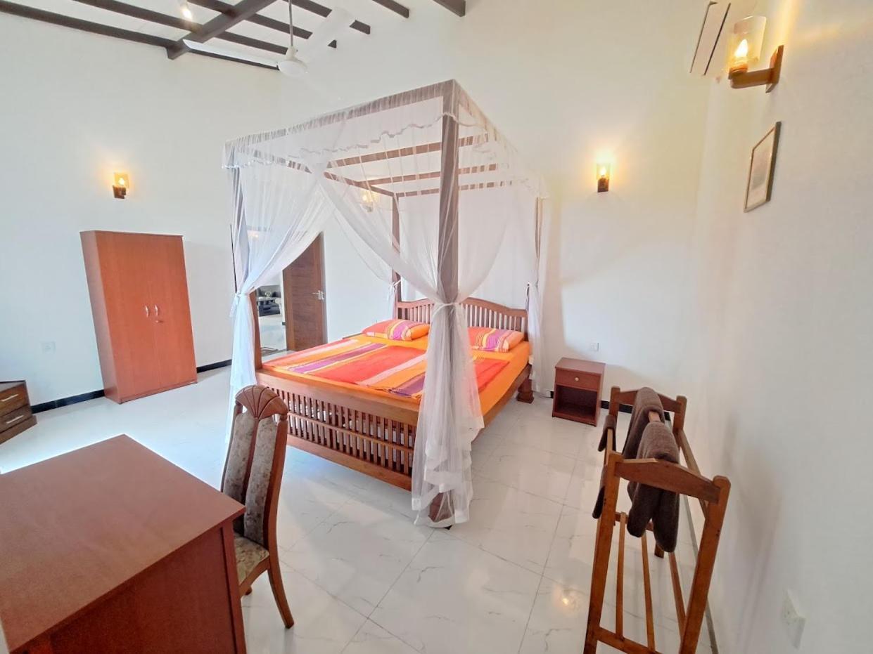 Villa 76 Weligama Buitenkant foto