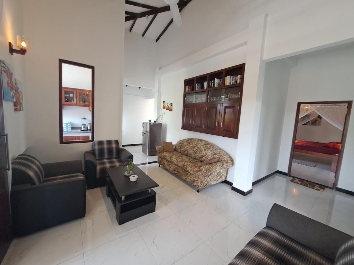 Villa 76 Weligama Buitenkant foto