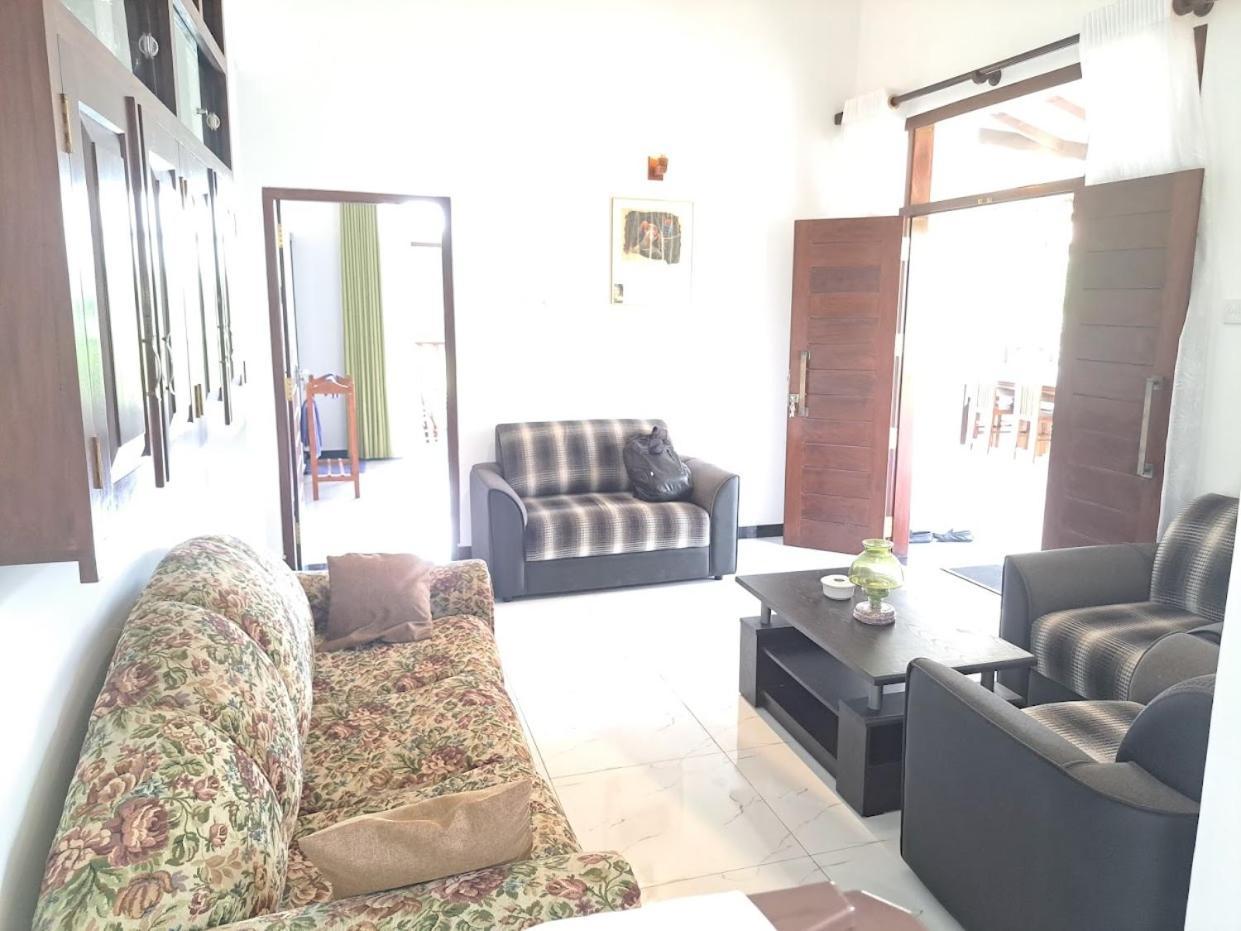 Villa 76 Weligama Buitenkant foto