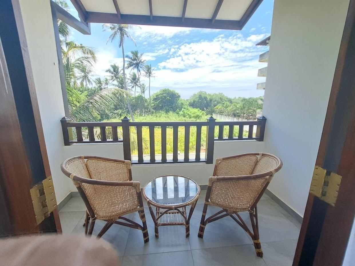 Villa 76 Weligama Buitenkant foto
